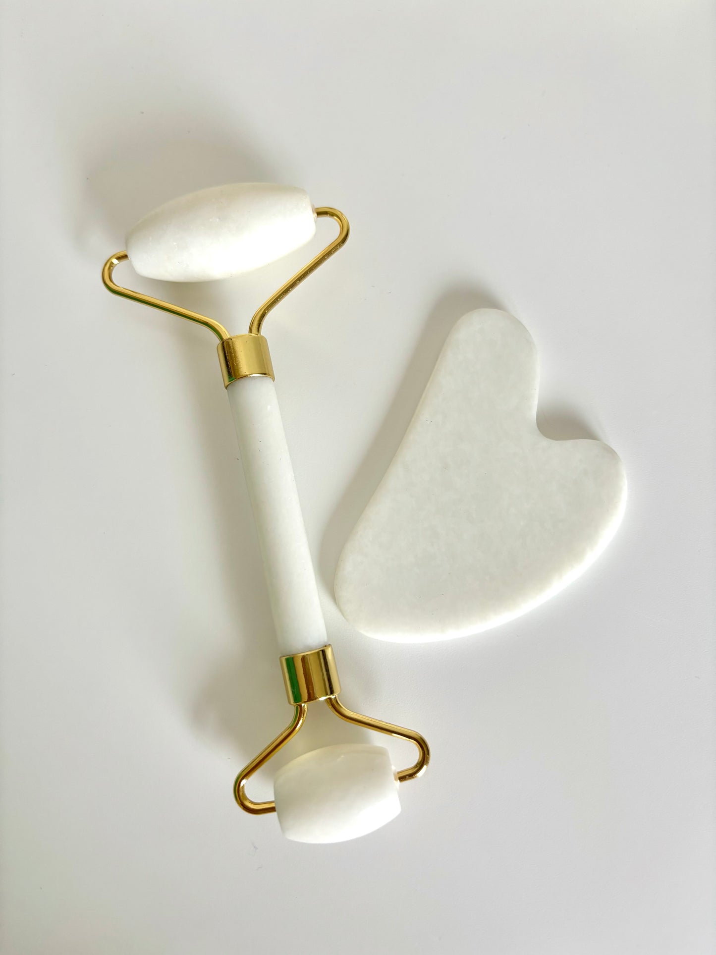 white jade gua sha & jade roller 🤍🪄
